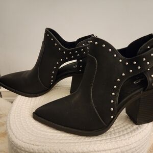 Mix No. 6 Black Studded Ankle Boots Like New, Worn only once! Size 7.5